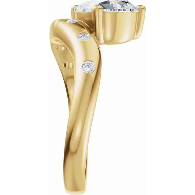 Hart Engagement Ring - 10ct Yellow Gold - Diamond Spread 3