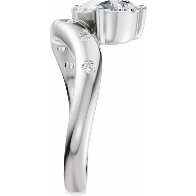 Hart Engagement Ring - 10ct White Gold - Diamond Spread 3